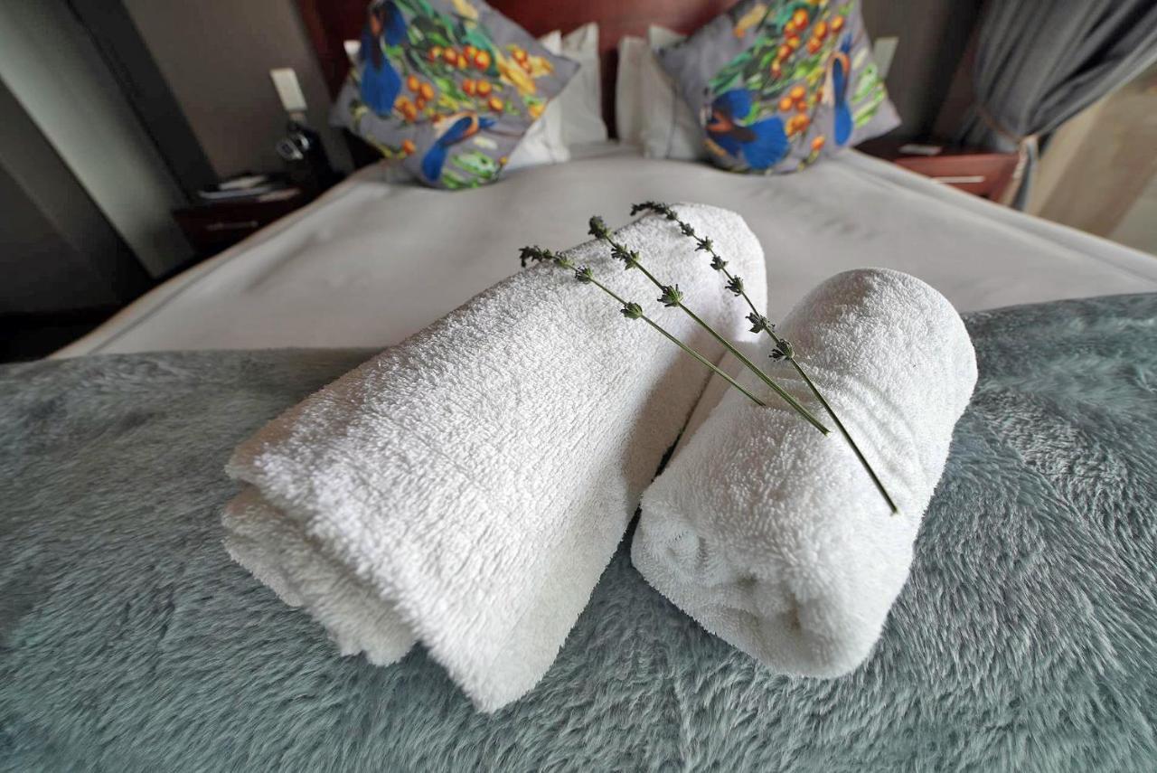 Over The Moon Guesthouse Johannesburg Luaran gambar