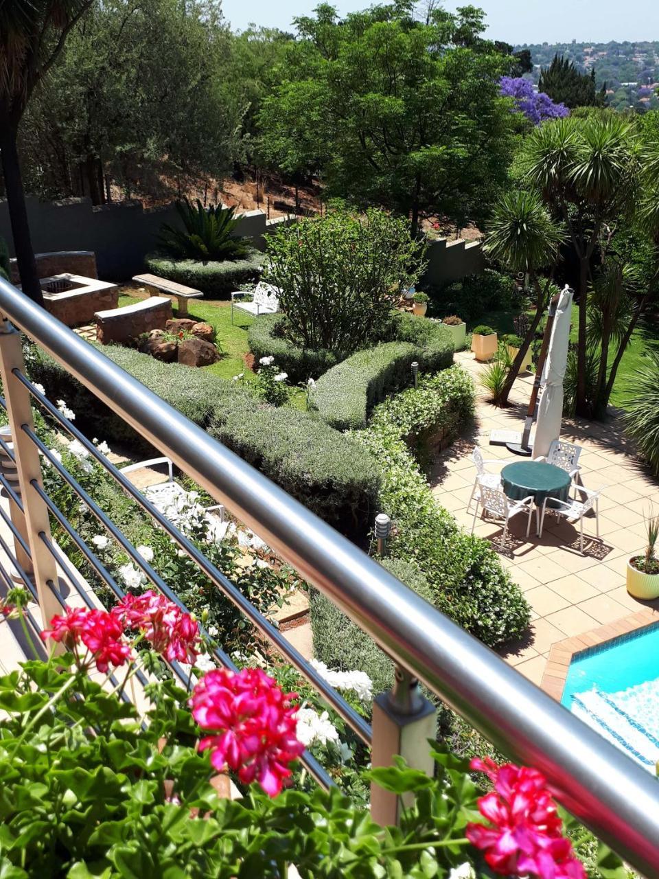 Over The Moon Guesthouse Johannesburg Luaran gambar